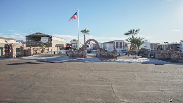14359 E 28th Ln, Yuma, AZ 85367 - exterior space featuring fence and a carport