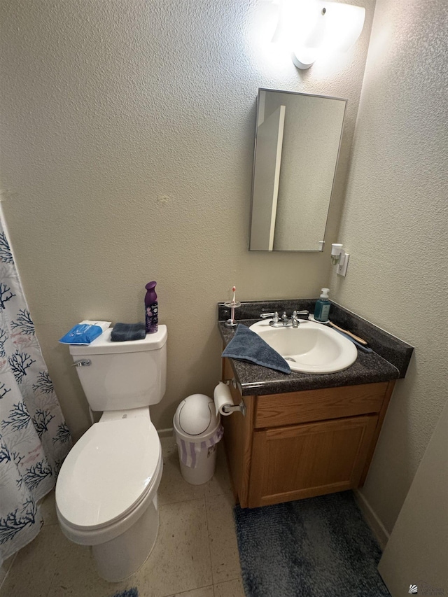 778 W Ramona St, Somerton, AZ 85350 - full bath featuring toilet, baseboards, and vanity