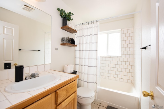 full bath featuring shower / bath combo, vanity, toilet, backsplash, and visible vents
