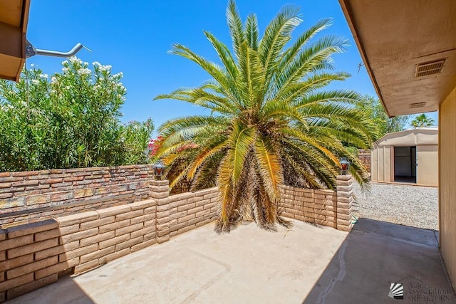 13466 E 47th St, Yuma, AZ 85367 - view of patio / terrace