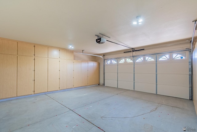 11594 E 27th Pl, Yuma, AZ 85367 - garage with a garage door opener