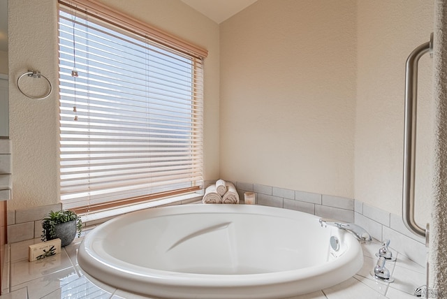 11594 E 27th Pl, Yuma, AZ 85367 - bathroom featuring a bath