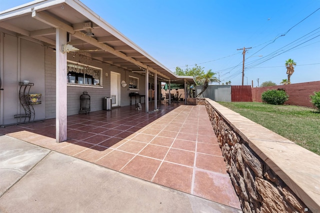 2621 S Walnut Ave, Yuma, AZ 85364 - view of patio / terrace