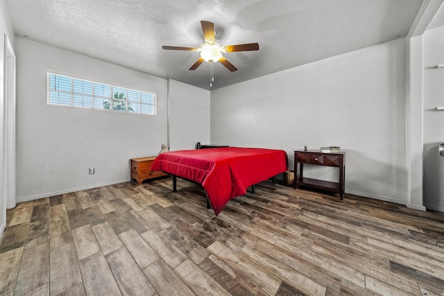 2621 S Walnut Ave, Yuma, AZ 85364 - bedroom featuring wood finished floors and a ceiling fan