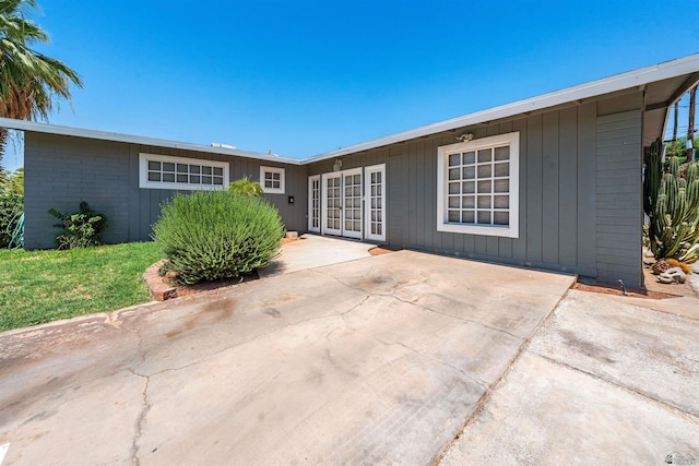2621 S Walnut Ave, Yuma, AZ 85364 - rear view of property with a patio area