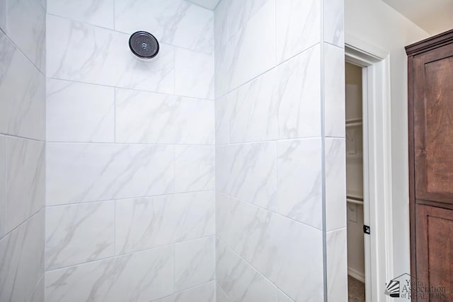 12683 E 51st Pl, Yuma, AZ 85367 - full bath featuring tiled shower and a walk in closet