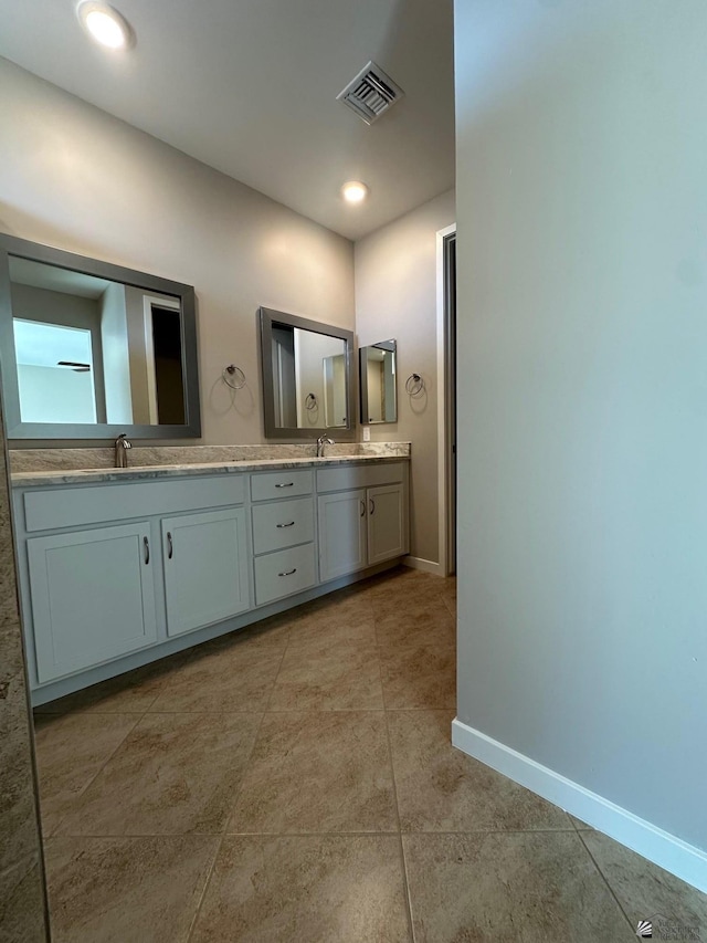 14691 E 42nd St, Yuma, AZ 85367 - full bath featuring double vanity and tile patterned flooring