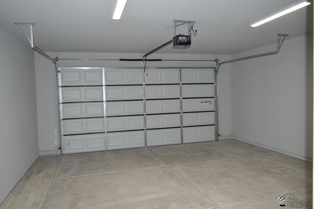 13113 E 54th St Lot 37, Yuma, AZ 85367 - garage with a garage door opener