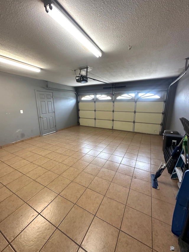 1319 W 18th Pl, Yuma, AZ 85364 - garage featuring a garage door opener