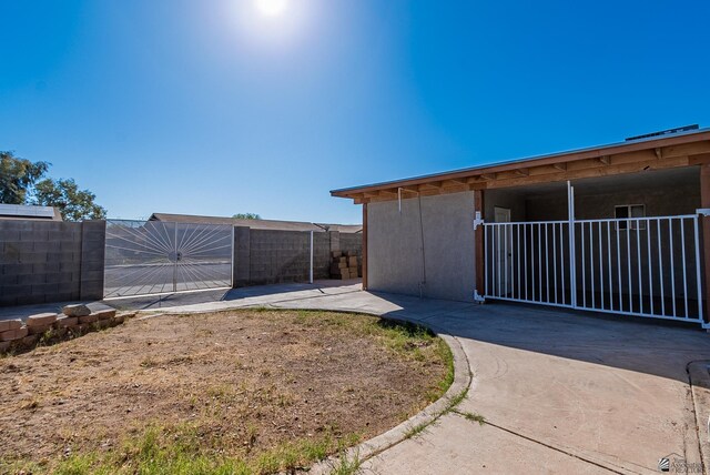 2692 W 27th St, Yuma, AZ 85364 - view of yard featuring a patio area and fence