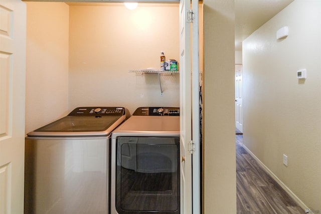 4780 W 11th Ln, Yuma, AZ 85364 - washroom featuring independent washer and dryer, dark wood-type flooring, and baseboards