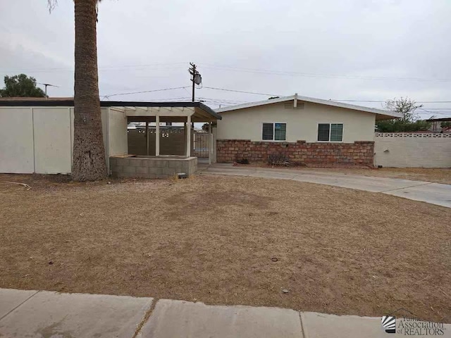183 E 25th Pl, Yuma, AZ 85364 - view of front of home with stucco siding