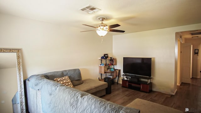 1700 S Crowder Ave Unit # 27, Yuma, AZ 85364 - living area with a ceiling fan, visible vents, and wood finished floors