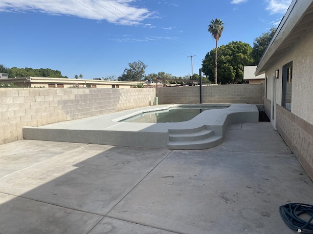 2472 S 18th Ave, Yuma, AZ 85364 - view of pool featuring a fenced backyard and a patio
