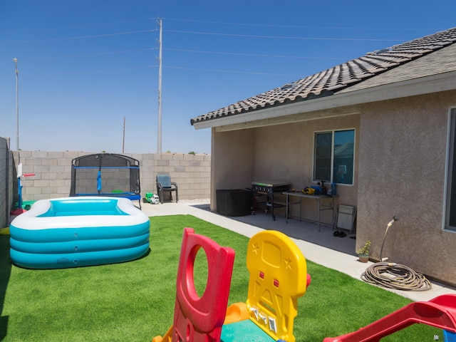 7335 E 36th Rd, Yuma, AZ 85365 - view of yard with a patio area