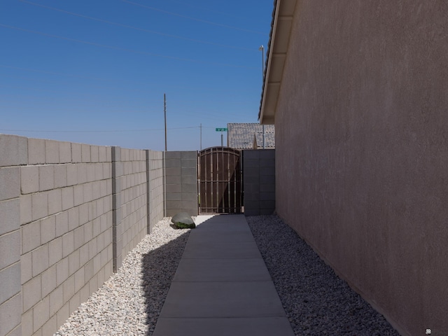 7335 E 36th Rd, Yuma, AZ 85365 - view of yard with a gate