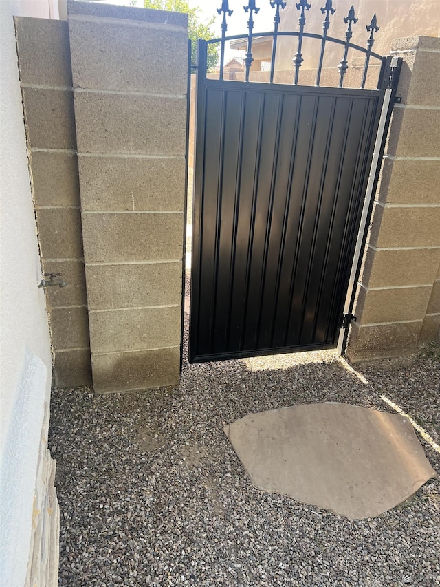 11785 E 27th Pl, Yuma, AZ 85367 - gate with fence