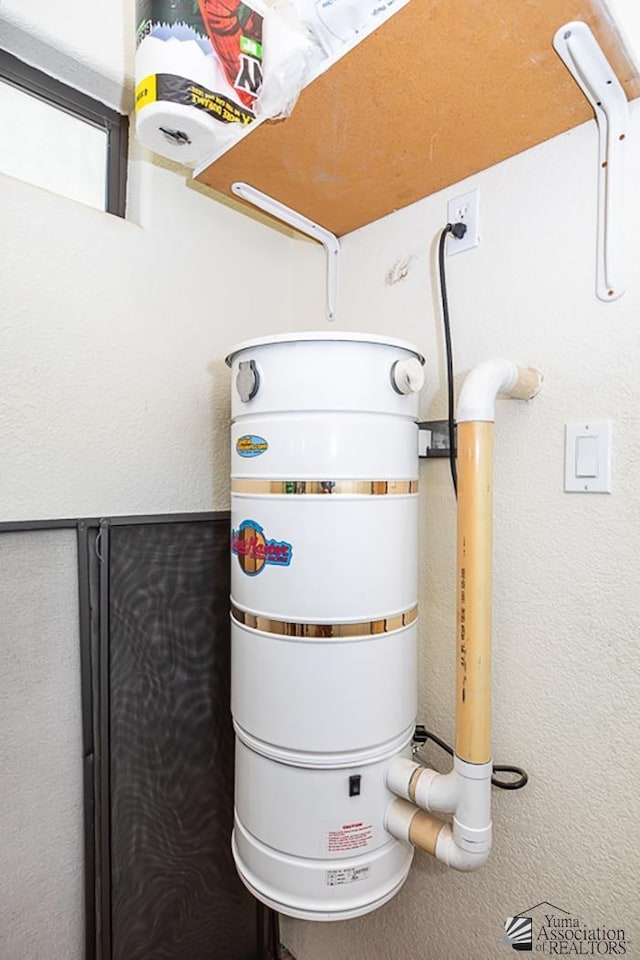 13400 S Onammi Ave, Yuma, AZ 85367 - view of utility room