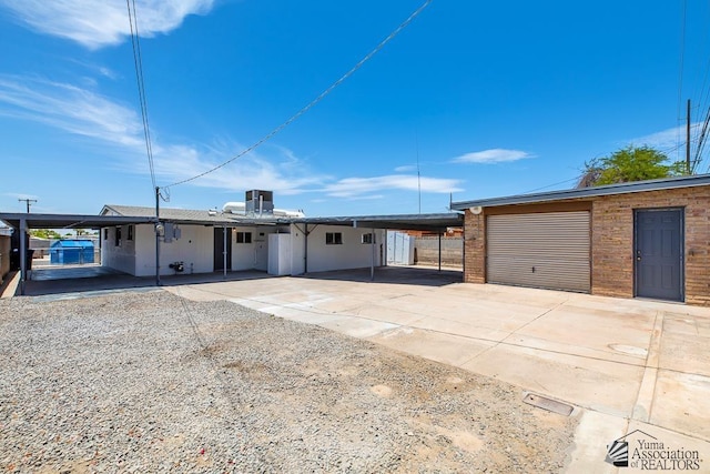 2735 S Mesa Ave, Yuma, AZ 85364 - single story home featuring a carport and driveway