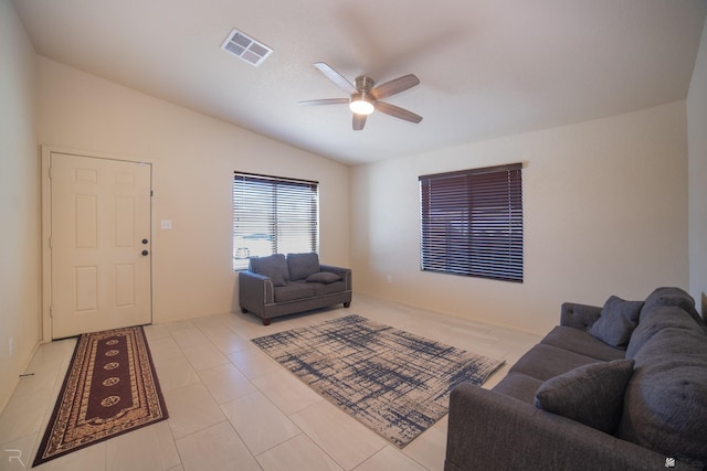 7850 E 44th Pl, Yuma, AZ 85365 - living area featuring ceiling fan, visible vents, and lofted ceiling