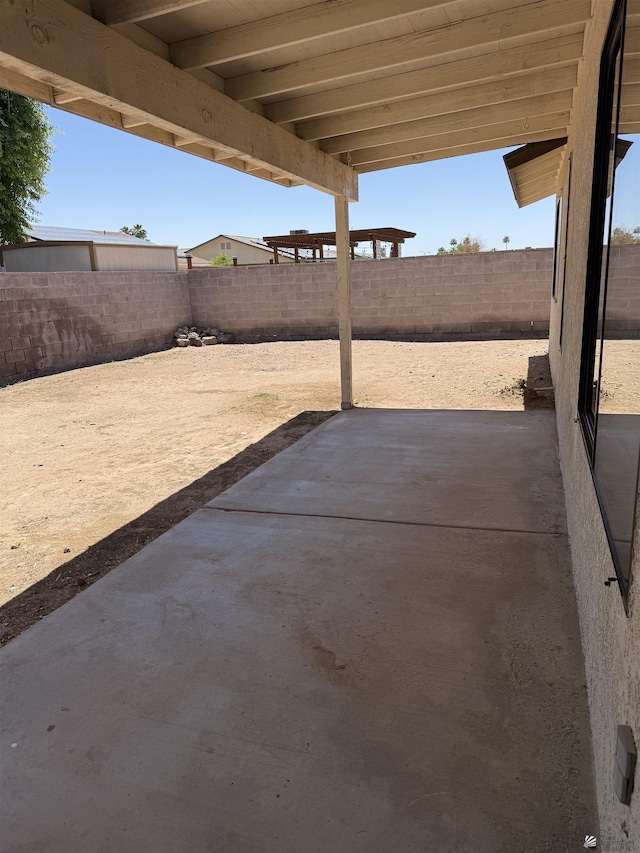 1435 S Thomas Ave, Yuma, AZ 85364 - view of patio / terrace featuring a fenced backyard