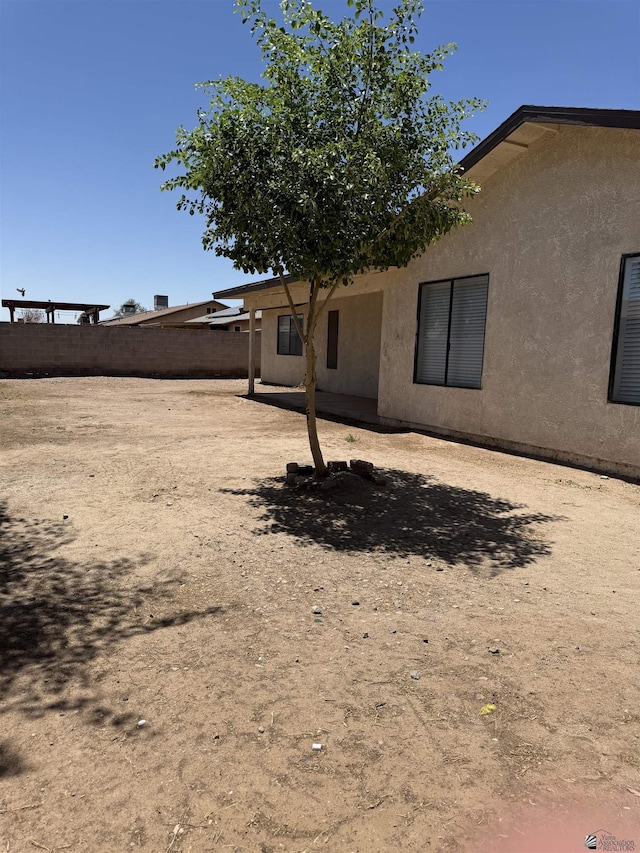 1435 S Thomas Ave, Yuma, AZ 85364 - view of yard featuring fence