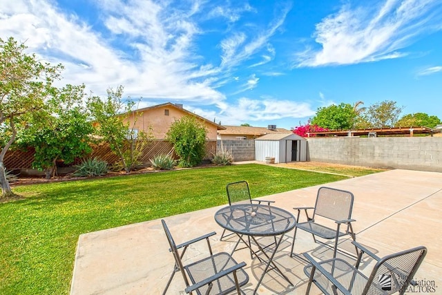 4539 W 17th St, Yuma, AZ 85364 - view of patio