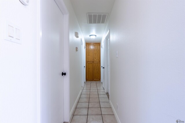 1986 S 47th Ave, Yuma, AZ 85364 - hall with light tile patterned floors and baseboards