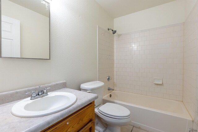 1986 S 47th Ave, Yuma, AZ 85364 - bathroom with toilet, vanity, and shower / tub combination