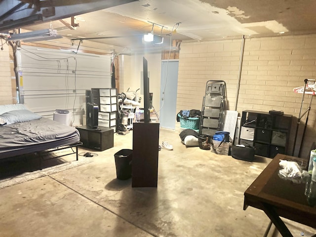 2681 S Walnut Ave, Yuma, AZ 85364 - garage with a garage door opener