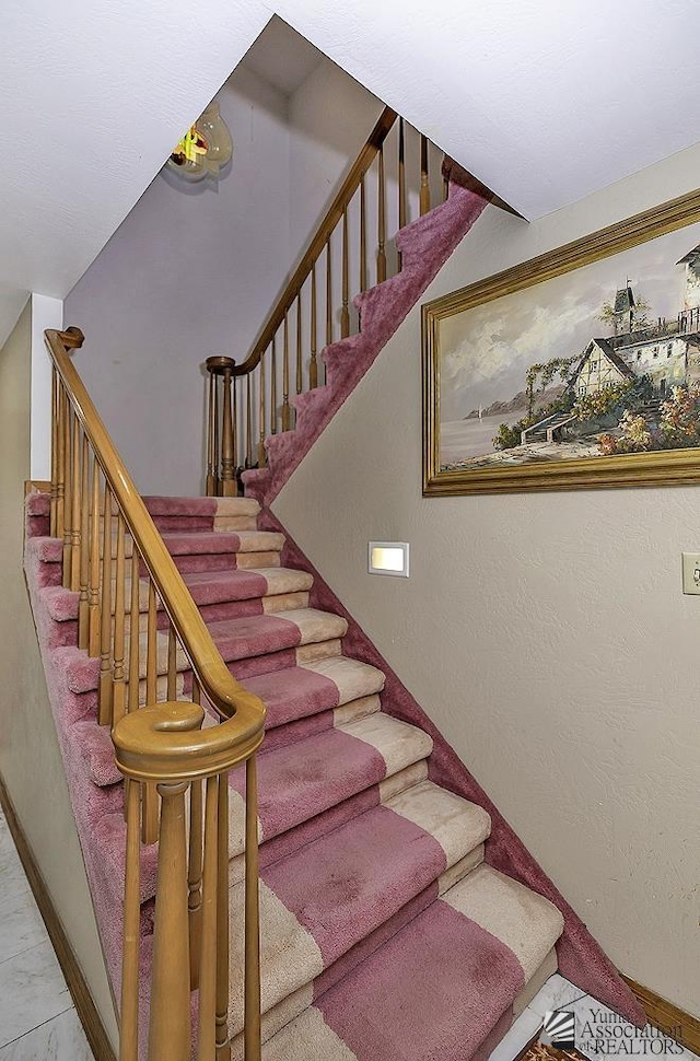 1376 S Hettema St, Yuma, AZ 85364 - view of stairs