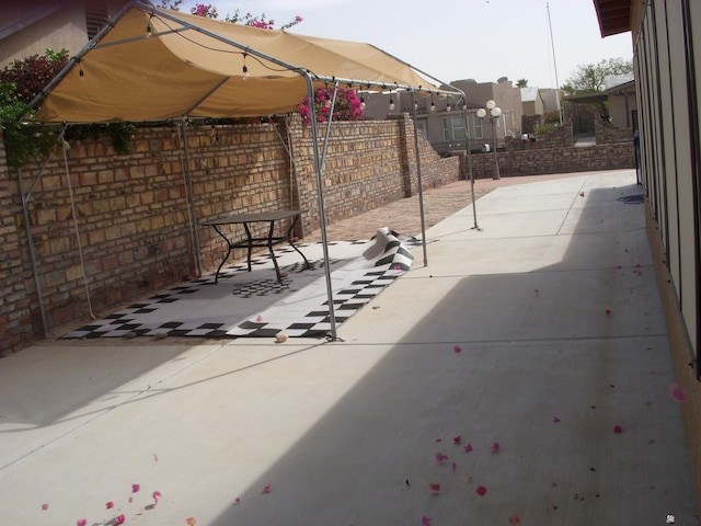 12650 E 46th St, Yuma, AZ 85367 - view of patio / terrace with a fenced backyard