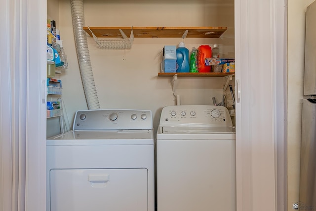 1871 S Mckinley Ave, Yuma, AZ 85364 - laundry room featuring washing machine and clothes dryer