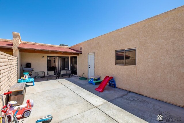 543 E 25th St, Yuma, AZ 85365 - view of patio
