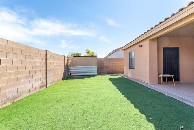 12170 E 33rd Pl, Yuma, AZ 85367 - view of yard featuring a patio
