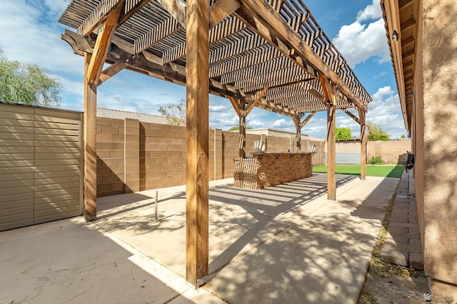 12170 E 33rd Pl, Yuma, AZ 85367 - fenced backyard with a pergola and a patio