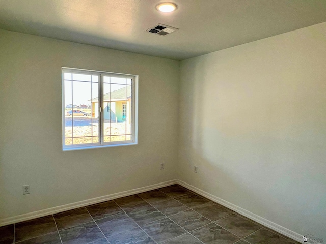 29861 E Vista Ridge Blvd, Wellton, AZ 85356 - unfurnished room with visible vents and baseboards