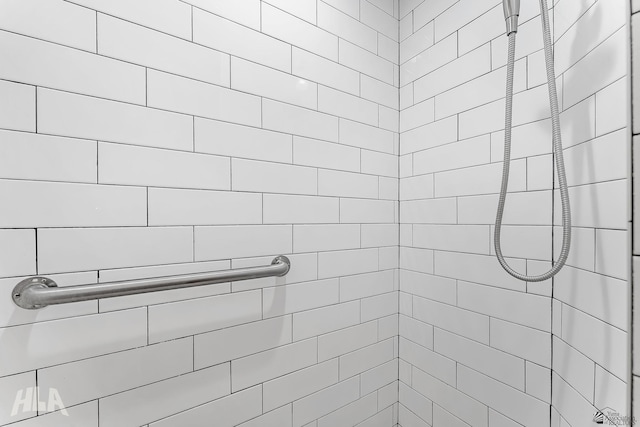 11637 E 27th St, Yuma, AZ 85367 - bathroom featuring tiled shower