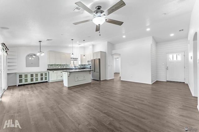 11637 E 27th St, Yuma, AZ 85367 - unfurnished living room with a sink, arched walkways, ceiling fan, and recessed lighting