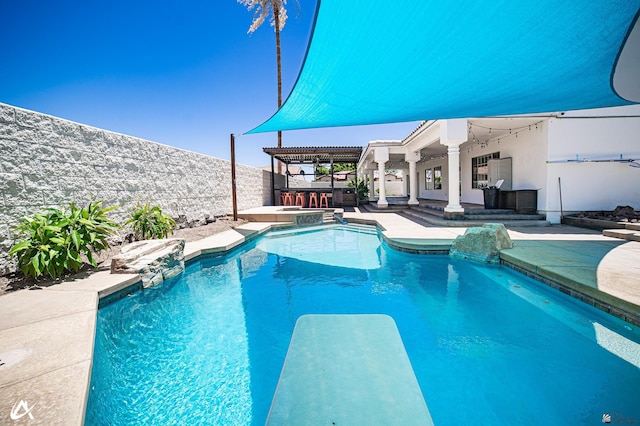 2864 W 12th Ln, Yuma, AZ 85364 - view of swimming pool with a patio, a fenced backyard, and a pool with connected hot tub