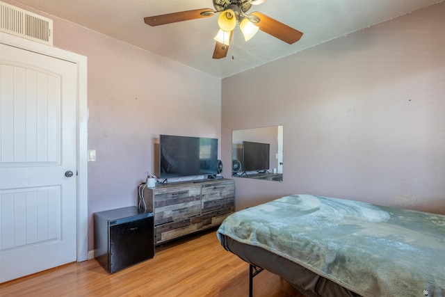 2931 W 20th St, Yuma, AZ 85364 - bedroom featuring light wood-style floors and ceiling fan