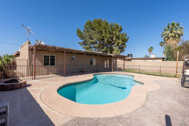 2931 W 20th St, Yuma, AZ 85364 - view of pool with a patio