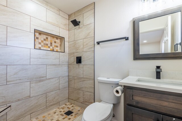 373 S 27th Dr, Yuma, AZ 85364 - full bath with vanity, a tile shower, and toilet