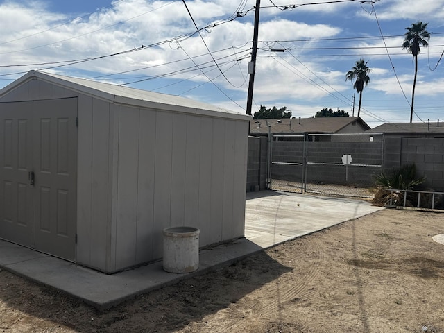1527 E 23rd St, Yuma, AZ 85364 - view of shed with fence