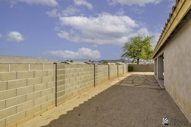 11760 E 28th Pl, Yuma, AZ 85367 - view of yard featuring a fenced backyard and a patio area