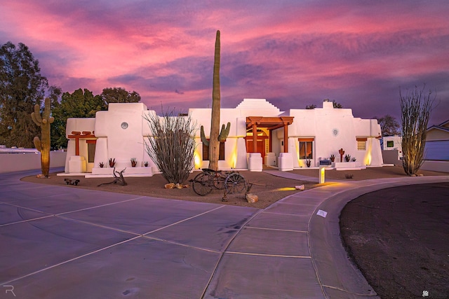 1009 S Tamarack Ave, Yuma, AZ 85364 - pueblo-style home featuring stucco siding