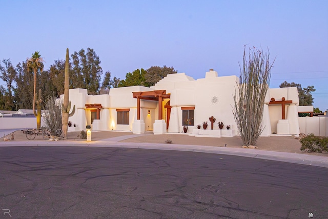 1009 S Tamarack Ave, Yuma, AZ 85364 - adobe home featuring stucco siding