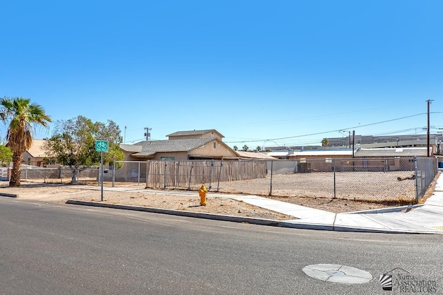 185 S 5th Ave, Yuma, AZ 85364 - view of front of house with fence
