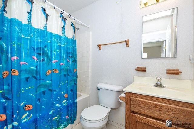 12614 E 45th Dr, Yuma, AZ 85367 - bathroom featuring toilet, shower / tub combo with curtain, and vanity