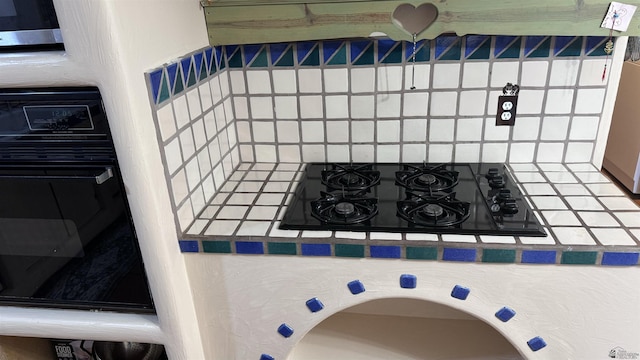 13725 E 46th St, Yuma, AZ 85367 - details featuring backsplash and black appliances